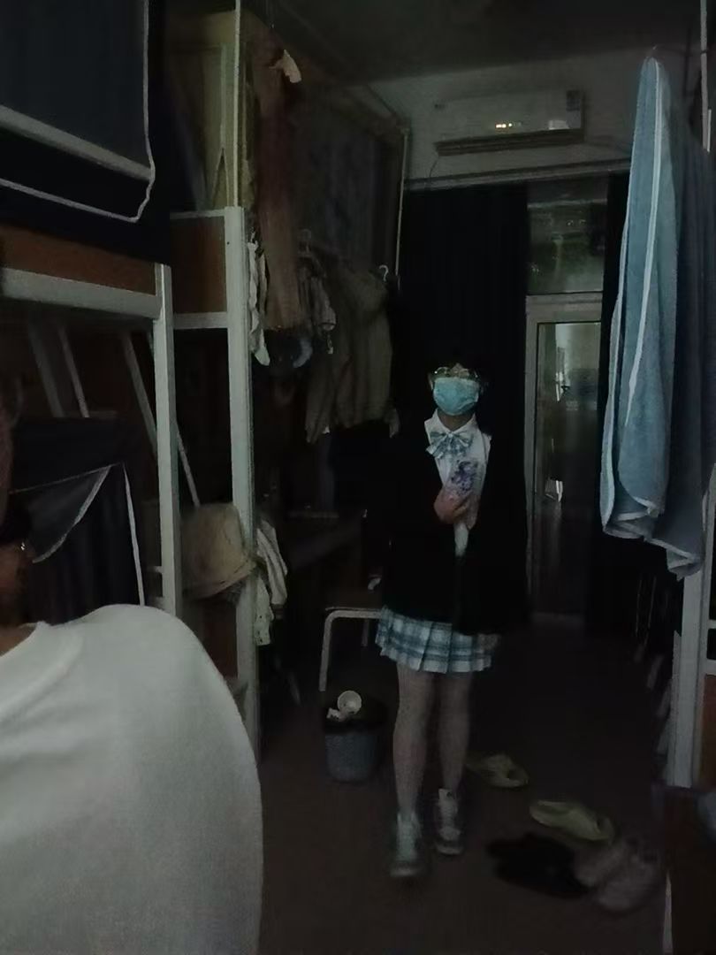 片哥寝室女装